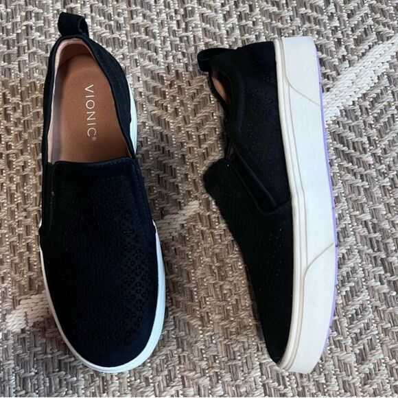 VIONIC Kimmie Perf Slip On Sz 7.5 - Picture 1 of 5